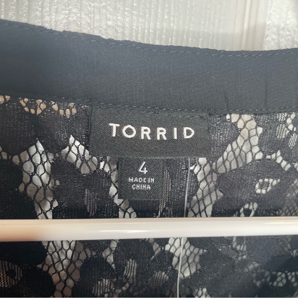 Torrid Harper Lace Pullover Long Sleeve Blouse Floral Sheer in Deep Black 4X/26 - Picture 11 of 16